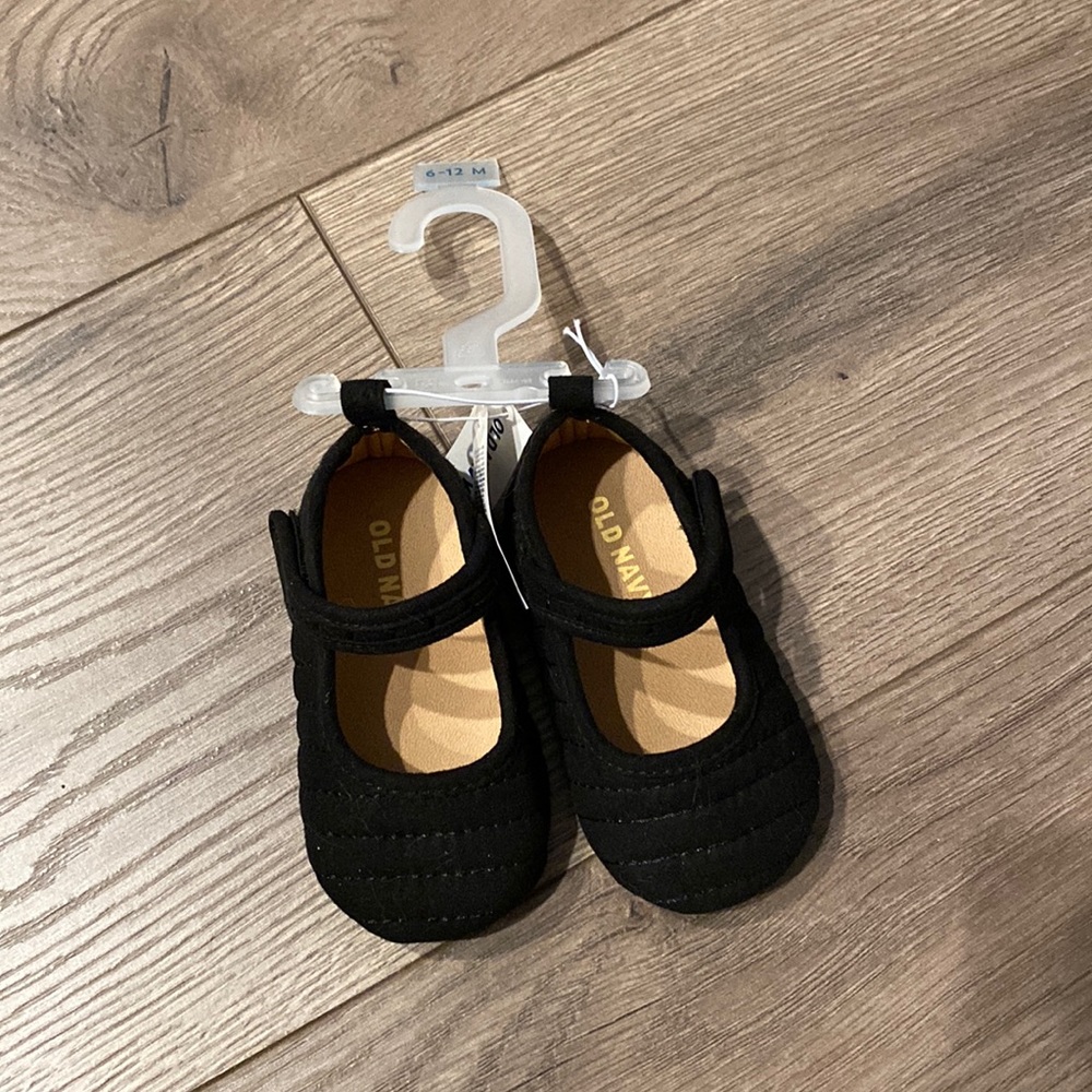 Brand new black ballet flats baby